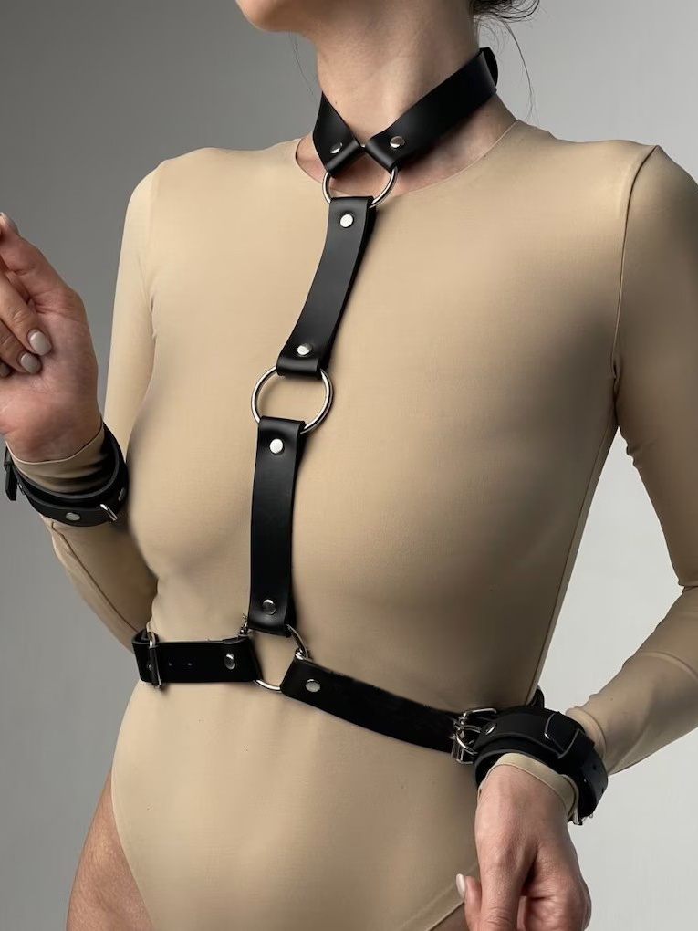 Women's Sexy Leather Harness B - Garter Belt Set 评论和价格